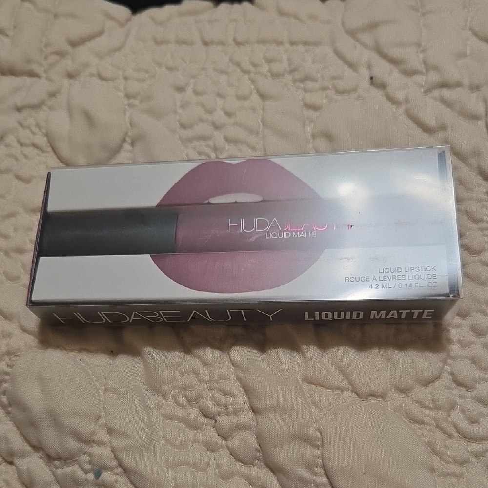 Huda Beauty Liquid Matte Lipstick - Tropy Wife